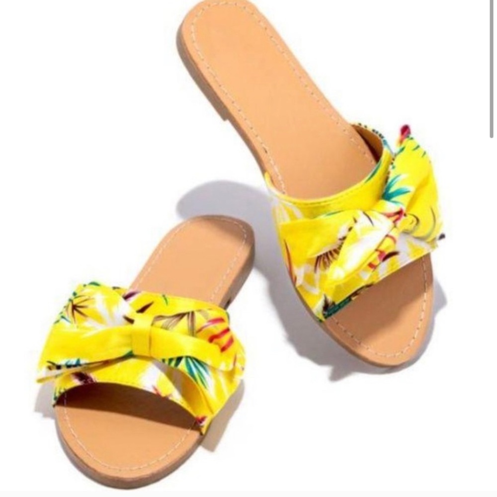 Yellow Floral Slide